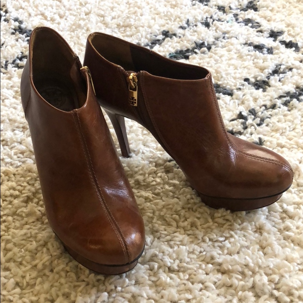 Tan camel booties!